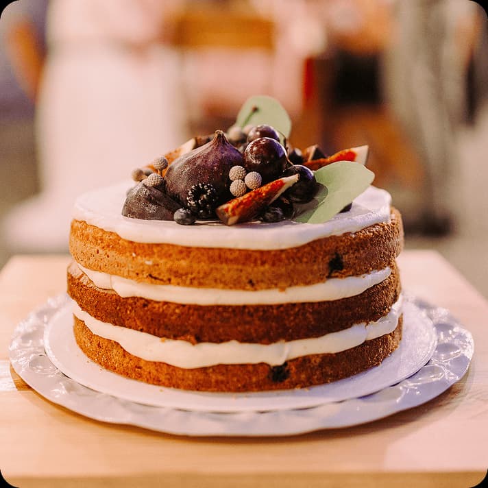 Decorated layer cake representing bakery products for temperature-controlled delivery